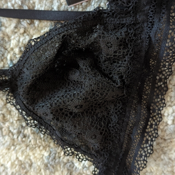 NWOT Size Small Victoria's Secret Bralette - Picture 2 of 6